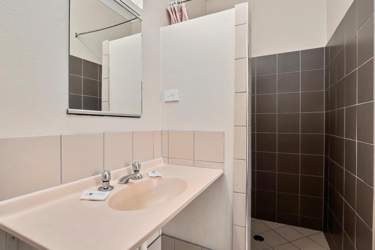 Hotel Tropiq Кэрнс Экстерьер фото